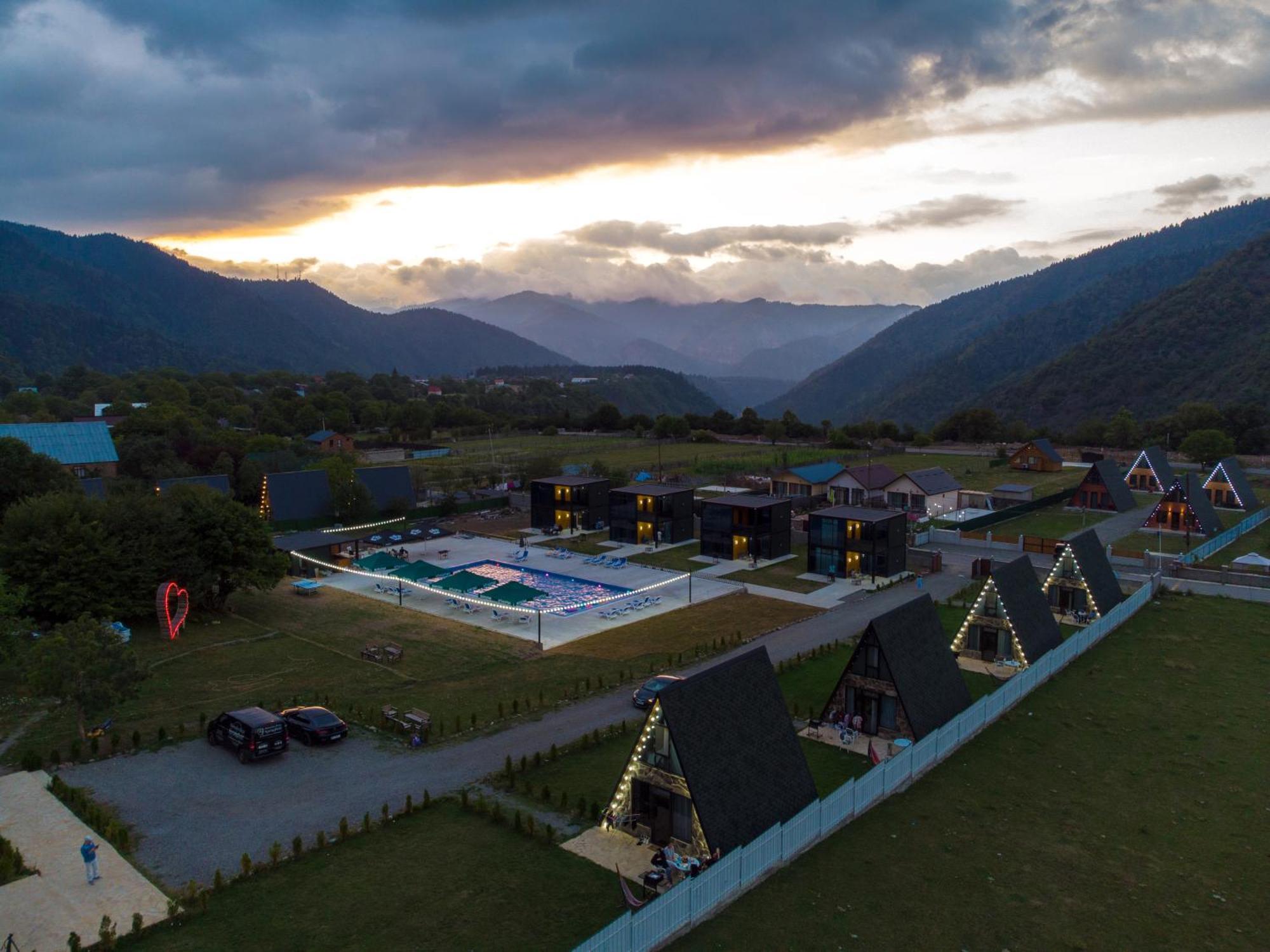 Park Hotel Bordzjomi Buitenkant foto